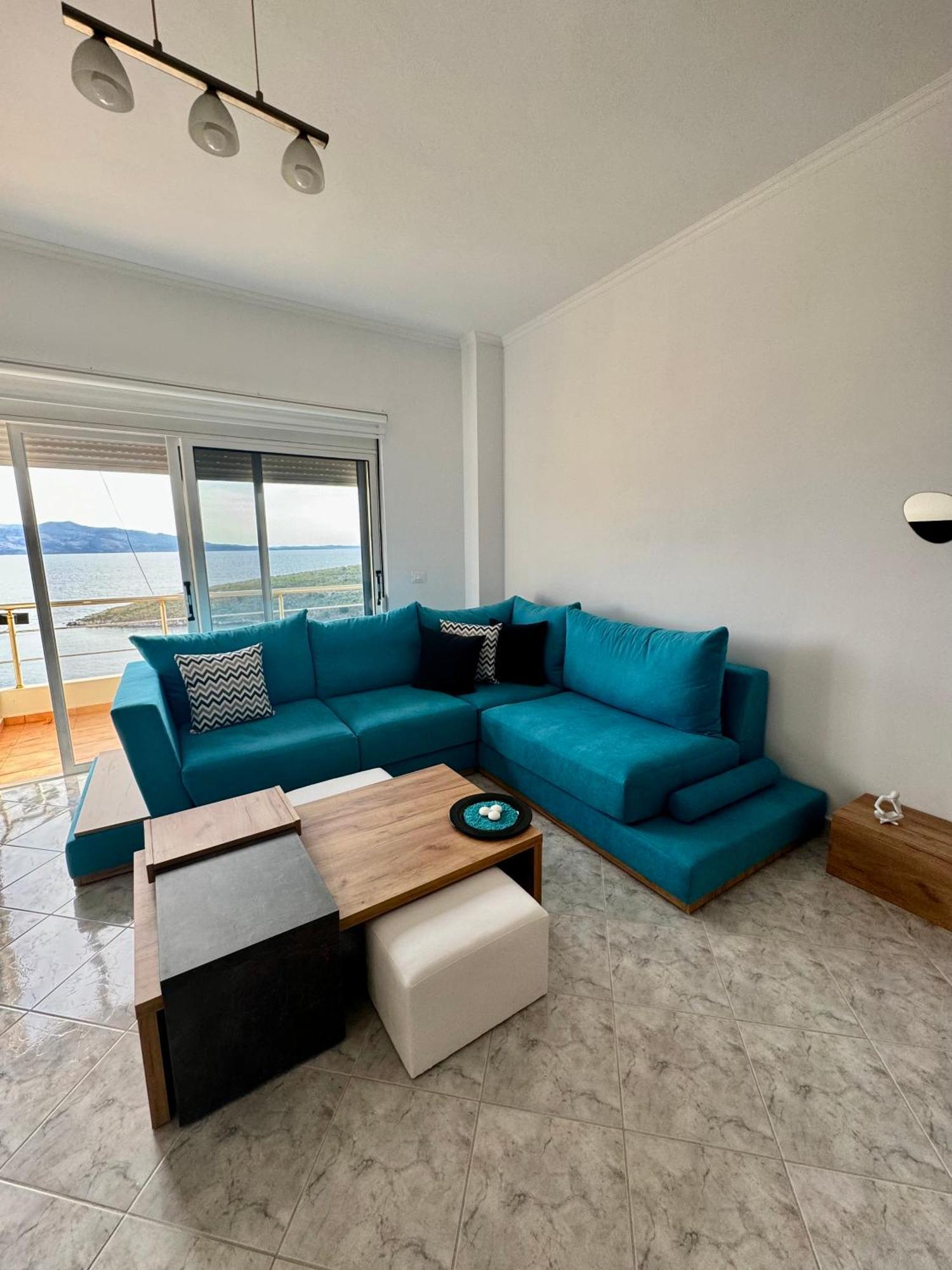 Comfy Blue Sarande Apartment ภายนอก รูปภาพ