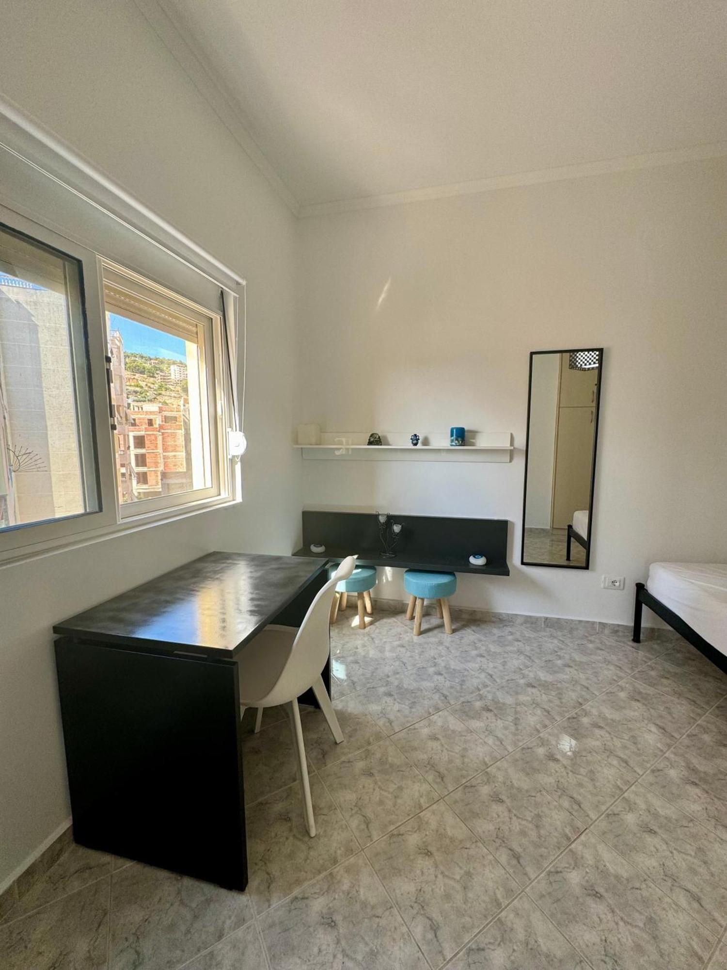 Comfy Blue Sarande Apartment ภายนอก รูปภาพ