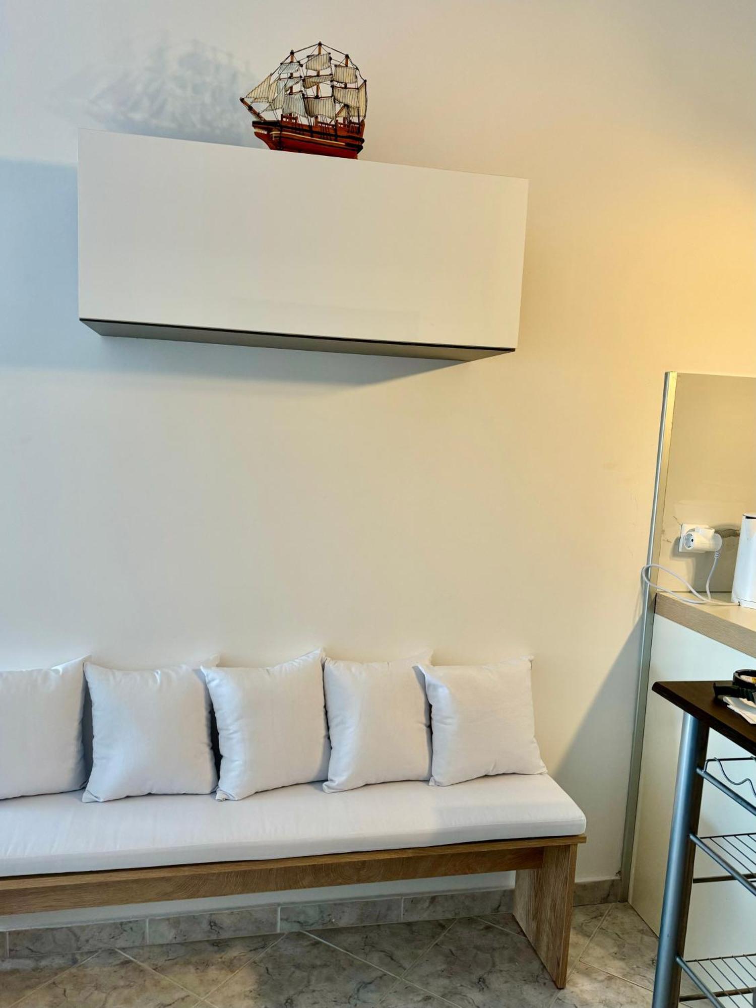 Comfy Blue Sarande Apartment ภายนอก รูปภาพ